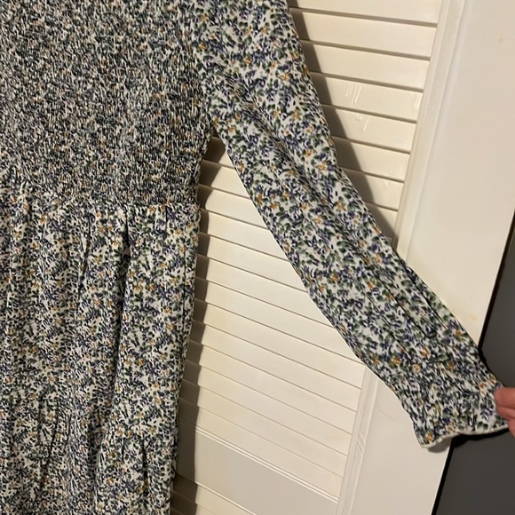 Long sleeve Peasant Deess - Picture 3 of 7